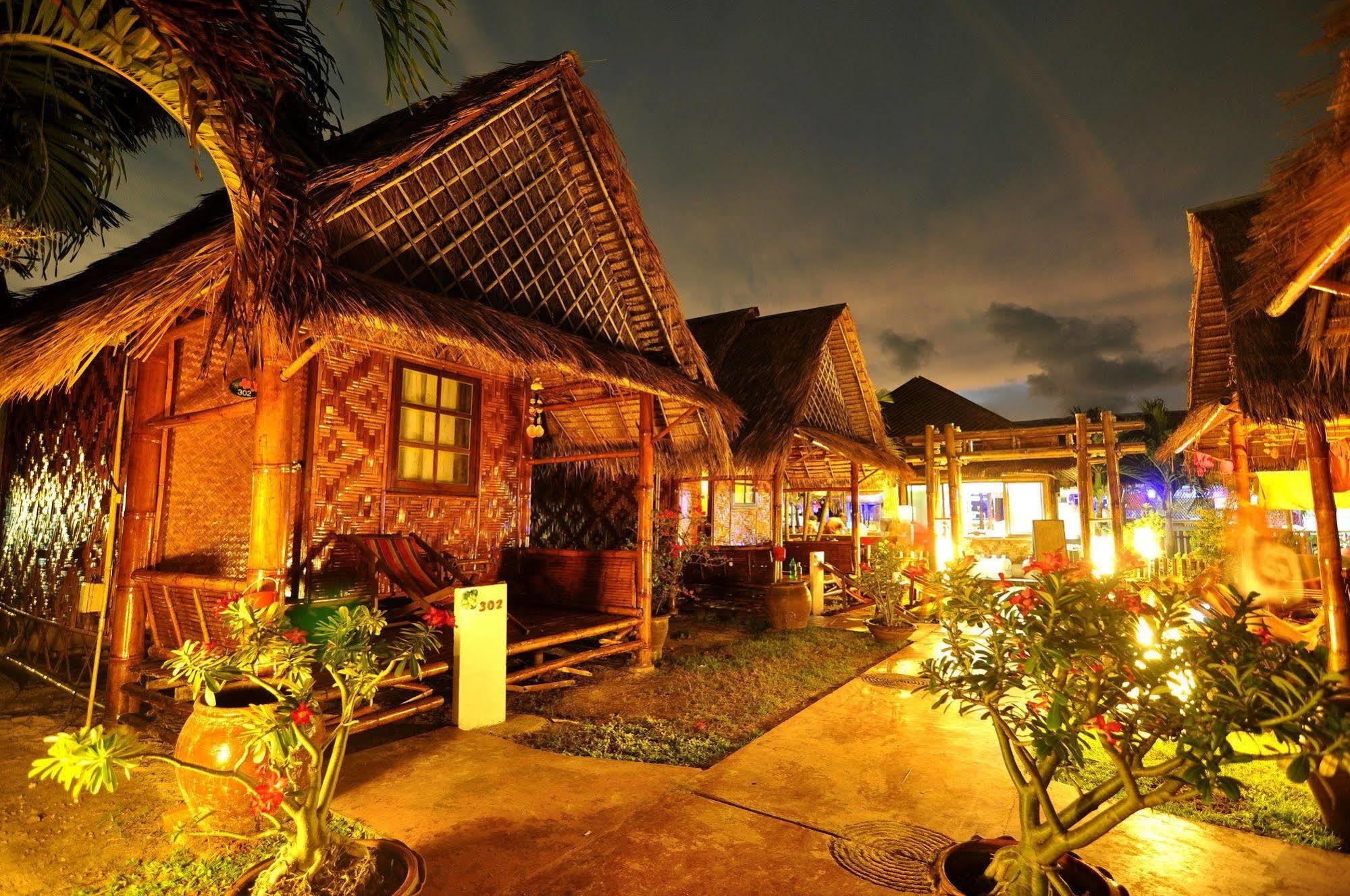 Phi Phi Twin Palms Bungalow Hotel Buitenkant foto